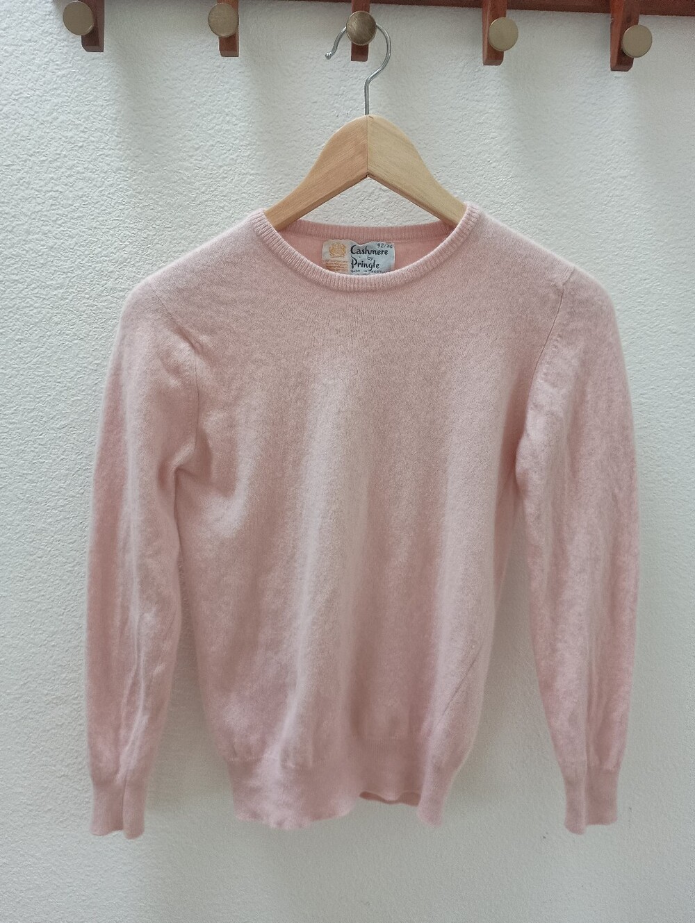 VTG Pringle of Scotland 100% Cashmere Crewneck Sweater Pink Size 92/36